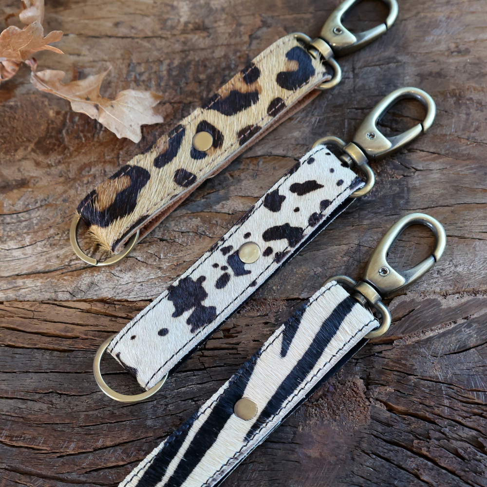 8755 Porta Chaves Cabedal 18cm Animal Print Vaca 5 Porta Chaves Cabedal 18cm Animal Print Vaca - Image 5