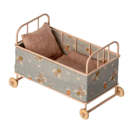 8878 Cama Grades Micro Maileg Rosa Pastel 1 Cama Grades Micro Maileg - Rosa Pastel