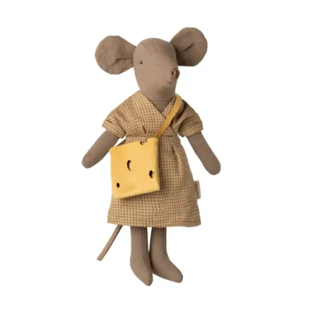 9278 Mae Ratinho Maileg Vestido Amarelo Bolsa Queijo 1 1 Mãe Ratinho Maileg Vestido Amarelo e Bolsa Queijo